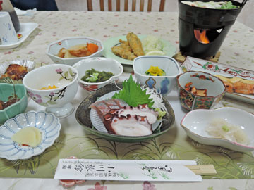 *夕食一例／田舎風の家庭的なお料理の品々をお召し上がりください。