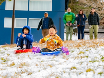 *【過ごし方】冬の森林公園は真っ白に染まります。冬だからこそお外で楽しく遊びましょう！