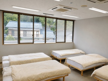 *ドミトリー洋室（相部屋）/最大6名まで。コスパ良く滞在 したい方におすすめ！