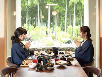 *レストラン：お食事はレストランにてお楽しみください