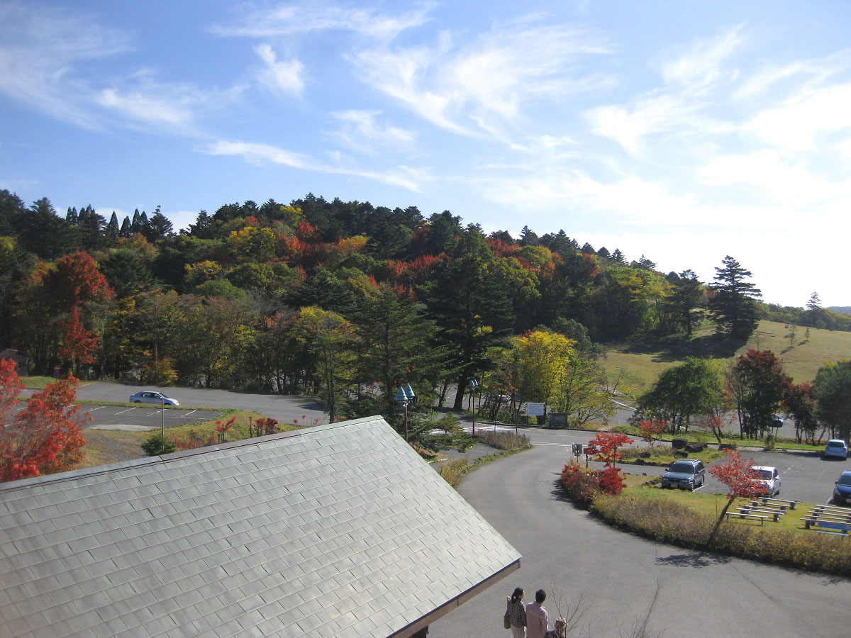 【客室からの眺め】周囲の山々をご覧いただけます
