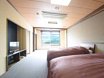 【洋室ツイン】2017年リニューアル！眺めが良い、明るいお部屋です。