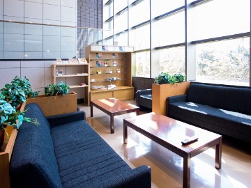 .開放感溢れる１階ロビー