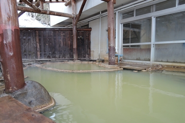 *【露天風呂】周辺では数少ない露天風呂をお楽しみいただくことができます。