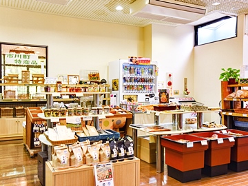 *【売店】お土産もの、ちょっとした軽食を置いてます