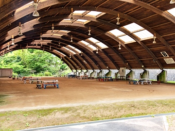 *【BBQサイト】屋根付きで天候を気にせずご利用可能です