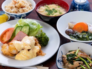 【品数豊富な夕食】バランスよく食べられる日替わりメニュー（★ある日の夕食★）