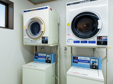 【長期滞在の味方】24時間いつでも使える館内コインランドリー