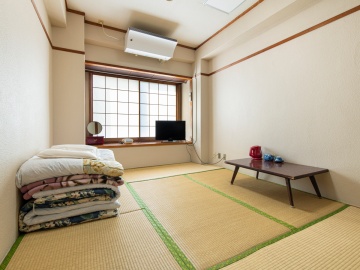 【観光旅・1人旅・出張に♪】足を伸ばしてくつろげる清潔な「和室」