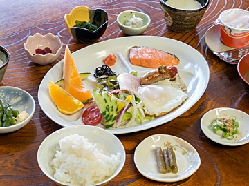 *朝食/小諸の旬の野菜や素材を取り入れた家庭の朝ごはん