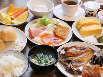 *朝食バイキング一例／和・洋の豊富なメニューが大人気！地元の人も通う朝食バイキング。