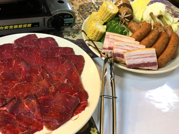【BBQの具材一例】お肉、骨付きソーセージ、地元のお野菜などボリューム満点！