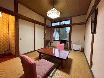 *【部屋／和室一例】お部屋からは四季折々の妙高の自然を望みます