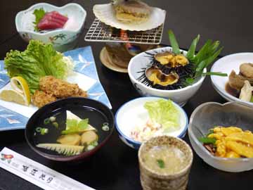 *夕食一例/獲れたてでないと食べられない魚のお刺身は絶品！