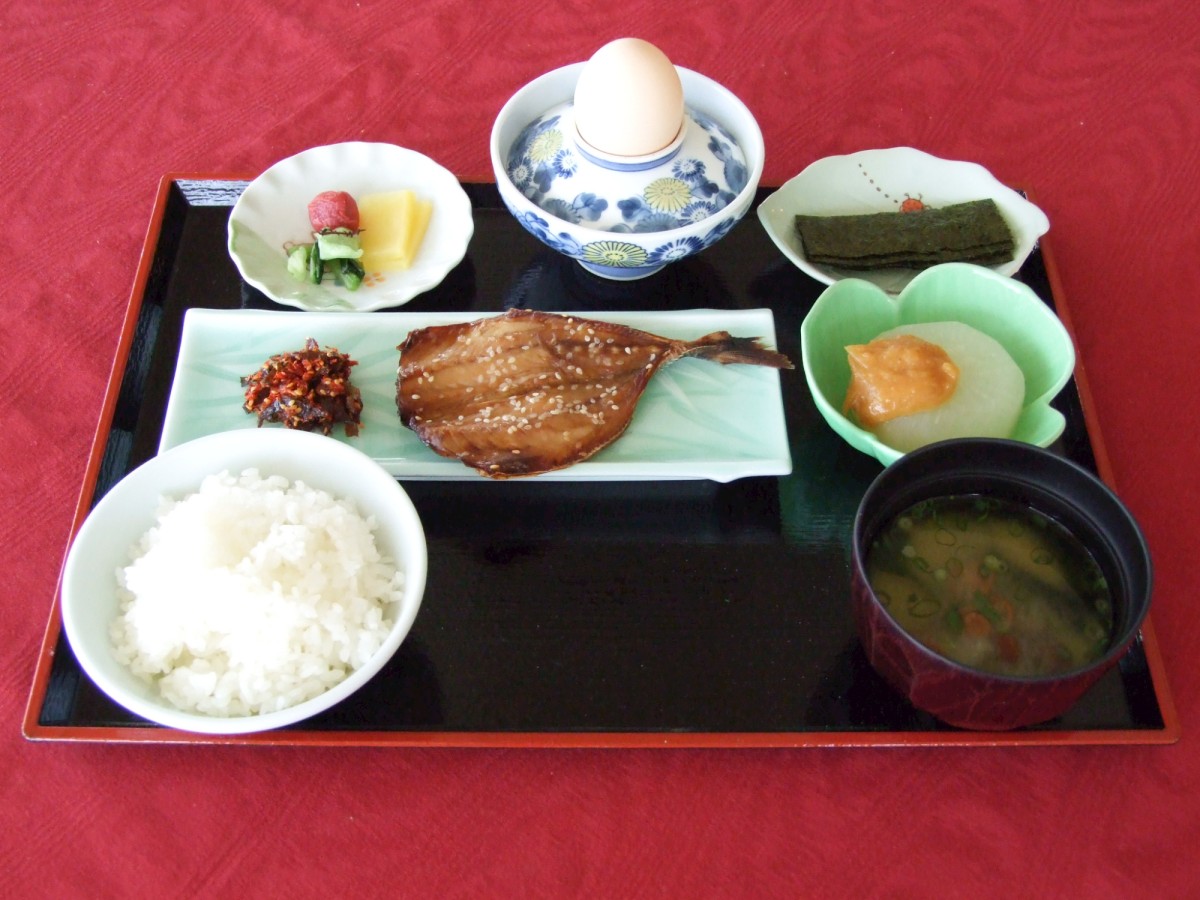 【朝食】和食一例。和洋お好みの朝食をお選びいただけます。