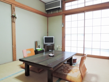 *［客室一例］一人旅、ビジネス、カップルにオススメ！2階・和室6畳（バストイレなし）