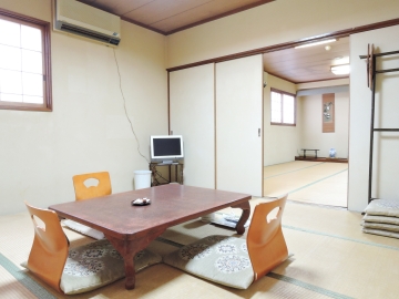 *［客室一例］ファミリー、グループにオススメ！襖あり使い勝手◎2階／二間・和室8畳+12畳（バストイレなし）