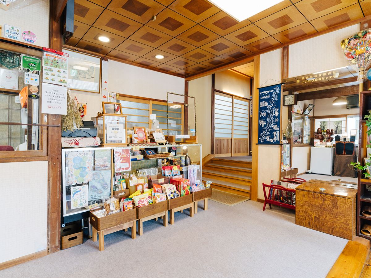 *【館内 フロント・売店】お困り事がありましたら、お気軽にフロントスタッフまでお声がけください