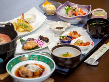 *【福寿草】旬の魚を味わう、心満たされる基本の御膳。