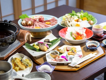 *【秋田由利牛】/すき焼きの甘辛い割下が引き立てる、秋田由利牛の濃厚な旨味。贅沢なひとときを。
