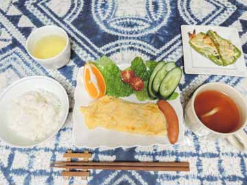 *【朝食一例】オムレツ（卵焼き）をメインとした和洋朝食5～6品をご用意！