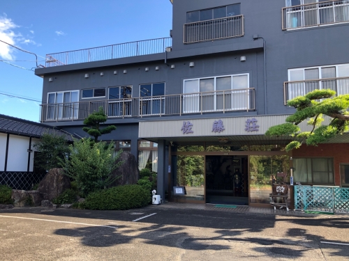 当館は、こじんまりとした旅館です。皆様をおひとりおひとり丁寧にお迎えさせていただきます。