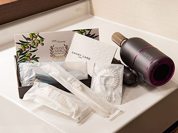 *【特別室用アメニティ】スキンケアセット・マイナスイオンドライヤーもご用意しております。