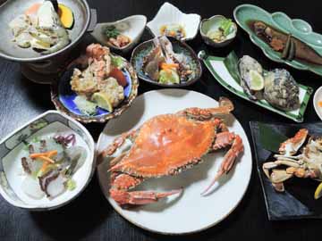 *【夕食一例】竹崎蟹をはじめ、旬の鮮魚もご堪能いただけます♪