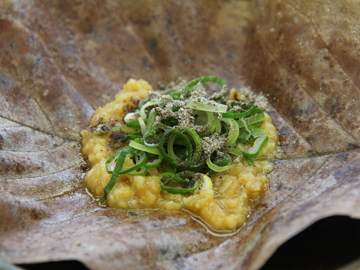 【えごま×朴葉味噌】少し甘めの味噌と香ばしいえごまとの相性は抜群！他とは違う朴葉味噌をご賞味ください