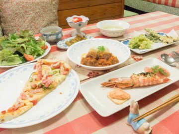 *［夕食全体］お蕎麦や山菜の天婦羅など、地元の食材も取り揃えた洋食フルコース