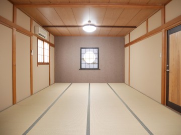 *和室16畳・浜風／グループにぴったりの広いお部屋。温かみのある和室です。