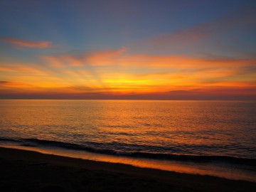 *周辺／おだやかな海に沈む夕日を眺めながら癒しのひと時を・・