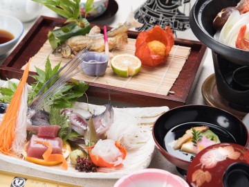 *【夕食一例/お手軽2食】ボリューム満点の定食をお手頃プライスでご用意します。