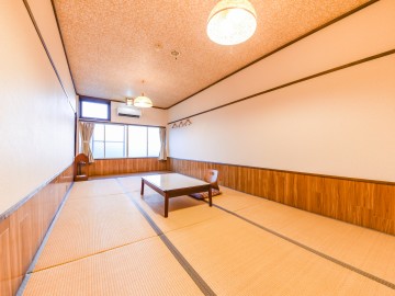 *【大部屋/一例】6名様までご利用可能。広々としたお部屋でお過ごしください。