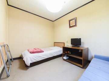 *【訳あり(ダブル)】窓なしの簡素お部屋。お一人利用OK!訳ありの内容をプランでご確認くださいませ。