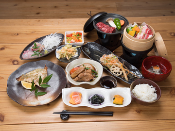 *【夕食一例】屋久島食材を使った料理が10品以上！