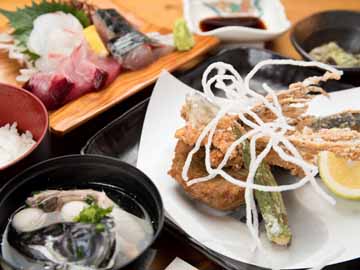 *【粟穂定食】首折れサバにトビウオ。屋久島の美味しいポイントはしっかりつかんでます♪