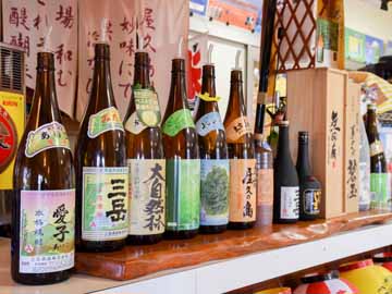 *【屋久島の焼酎】大将おすすめの屋久島の焼酎が並びます。飲みやすいので女性にも好評です♪