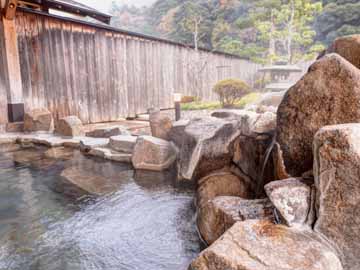 *【ふれあいプラザ露天風呂】景色を眺めながら良湯をお楽しみください。