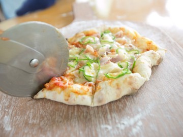 【ピザ作り体験】お好みのトッピングでオリジナルピザ作り