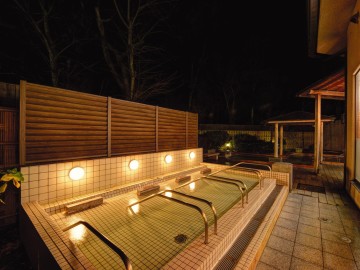 ＊露天風呂／壷湯、寝ころび湯、打たせ湯と温泉をたっぷり満喫していだけます。