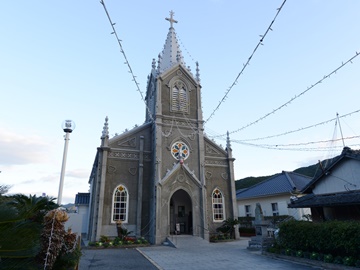 *【周辺】崎津教会堂。「海の天主堂」とも呼ばれ、「国の重要文化的景観」にも選ばれています。