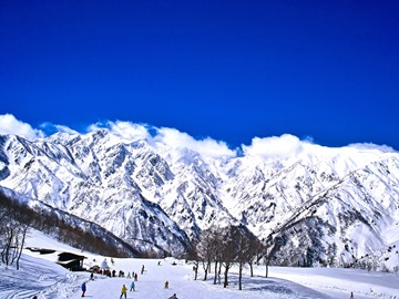 *【周辺景観・冬】白馬五竜スキー場まで徒歩約10分の立地