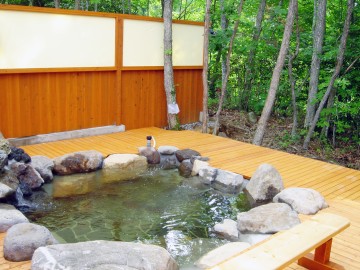 *[露天風呂]自然の中のお風呂は開放感いっぱい！※11月～3月は使用不可