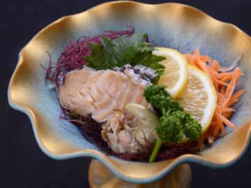 *あわびのお刺身/コリコリとした食感が堪らない一品