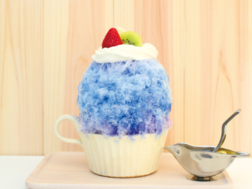 行列ができるふわふわかき氷の人気店「ほうせき箱」のカキ氷を堪能♪