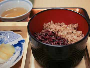 *【和朝食一例】古代米(黒米・茶飯)のご飯は珍しいと評判!黒米は白米より栄養が豊富で健康的♪