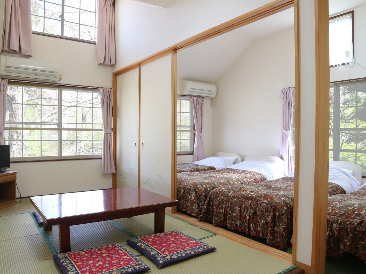 ＊レモンバーム／シングルベッド4台と6畳和室のお部屋です。ご家族連れにおすすめ。