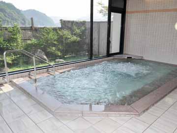 【大浴場(男湯)】奥耶馬溪の山水画のような景色が楽しめます。