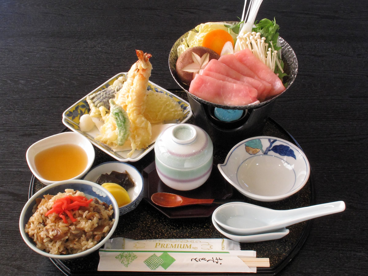 平日限定和御膳 お食事処わかなにてお召し上がりください。
